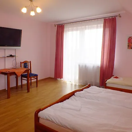 Family Homes - Bed & Bike Homestay szállás