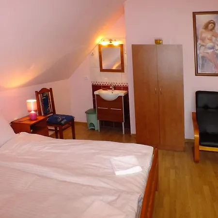 Family Homes - Bed & Bike Homestay szállás *